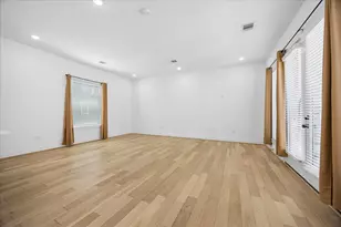 208 N York St, Houston, TX 77003 - Photo 10