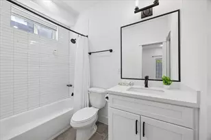 208 N York St, Houston, TX 77003 - Photo 22