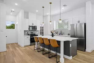 208 N York St, Houston, TX 77003 - Photo 6