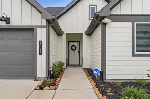 3027 Magnolia Pass Ln, League City, TX 77573 - Photo 2