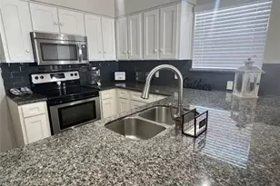 129 April Point Dr N, Conroe, TX 77356 - Photo 4