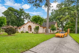 204 Nasturtium St, Lake Jackson, TX 77566 - Photo 1