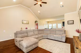 4 Lobo, Angleton, TX 77515 - Photo 4