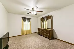 221 N Hagerman St, Houston, TX 77011 - Photo 20