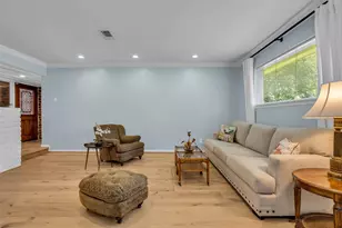 10127 Hazelhurst Dr, Houston, TX 77043 - Photo 18