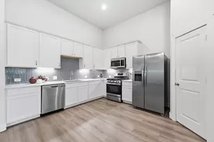 236 Woodhaven Dr, West Columbia, TX 77486 - Photo 6