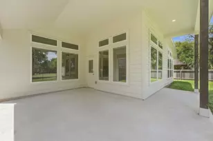 236 Woodhaven Dr, West Columbia, TX 77486 - Photo 4