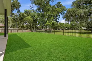 236 Woodhaven Dr, West Columbia, TX 77486 - Photo 24
