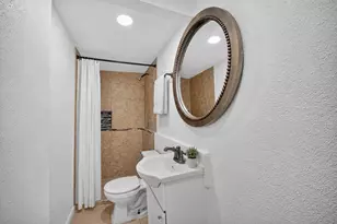 6910 Bintliff Blvd, Houston, TX 77074 - Photo 16