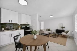 6910 Bintliff Blvd, Houston, TX 77074 - Photo 4