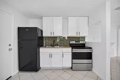 6910 Bintliff Boulevard #B, Houston, TX 77074 - Photo 8