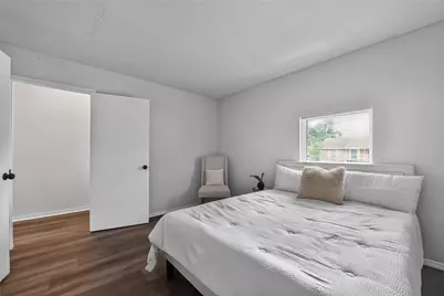 3318 Ripplebrook Drive, Houston, TX 77045 - Photo 16