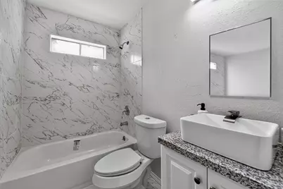 3318 Ripplebrook Drive, Houston, TX 77045 - Photo 24