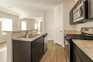 2606 Lina Dr, Conroe, TX 77301 - Photo 2