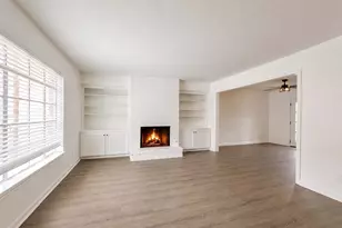 1219 Saxony Ln, Houston, TX 77058 - Photo 2