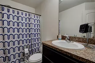 2422 Fallen Pine Ln, Houston, TX 77088 - Photo 12