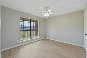 200 Panorama Dr, Conroe, TX 77304 - Photo 16