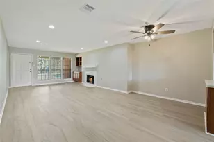 200 Panorama Dr, Conroe, TX 77304 - Photo 4