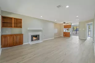 200 Panorama Dr, Conroe, TX 77304 - Photo 8