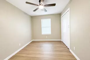 7902 Bowen St, Houston, TX 77051 - Photo 16