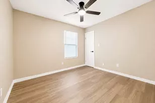 7902 Bowen St, Houston, TX 77051 - Photo 12