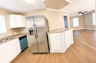 7902 Bowen St, Houston, TX 77051 - Photo 6