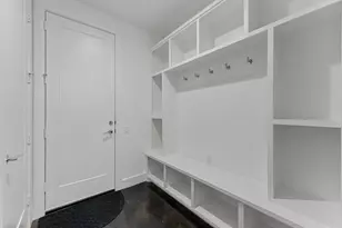 5854 E Post Oak Ln, Houston, TX 77055 - Photo 8