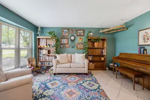 9314 Vickijohn Dr, Houston, TX 77031 - Photo 2
