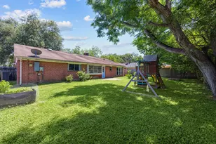 9314 Vickijohn Dr, Houston, TX 77031 - Photo 14