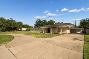 5535 S Braeswood Blvd, Houston, TX 77096 - Photo 2