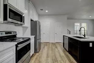 7042 Plum Creek Terrace Ln, Houston, TX 77087 - Photo 16