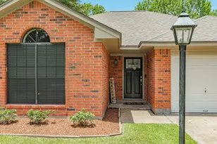 112 Papaya St, Lake Jackson, TX 77566 - Photo 4