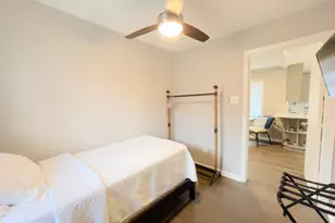 8423 Glen Valley Dr, Houston, TX 77061 - Photo 12