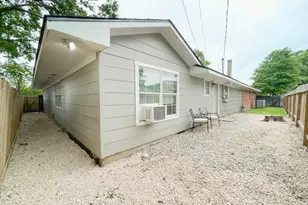 8423 Glen Valley Dr, Houston, TX 77061 - Photo 48