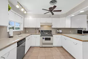 215 Neal Rd, Wharton, TX 77488 - Photo 14