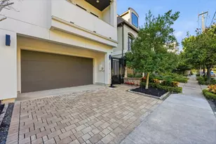 2114 McDuffie St, Houston, TX 77019 - Photo 2