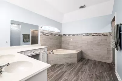 12446 Chalmette Street, Houston, TX 77015 - Photo 8