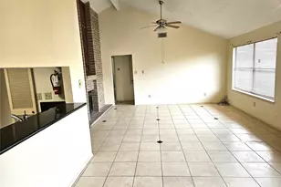 8215 Summer Quail Dr, Houston, TX 77489 - Photo 2