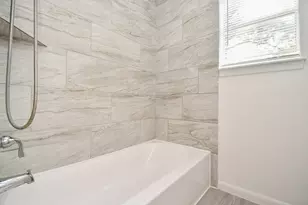 17058 Gleneagle Dr S, Conroe, TX 77385 - Photo 16