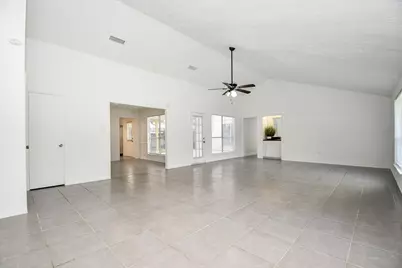 17058 Gleneagle Drive S, Conroe, TX 77385 - Photo 6