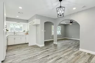 300 N Shanks St, Clute, TX 77531 - Photo 14