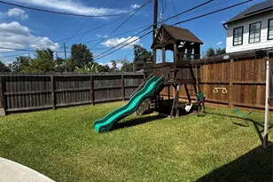 854 T C Jester Blvd, Houston, TX 77008 - Photo 26