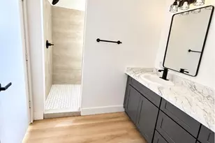 7634 Crofton St, Houston, TX 77028 - Photo 12