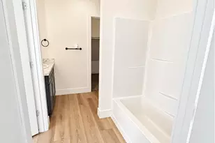 7634 Crofton St, Houston, TX 77028 - Photo 8