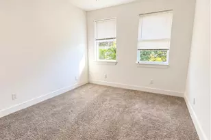 7634 Crofton St, Houston, TX 77028 - Photo 10