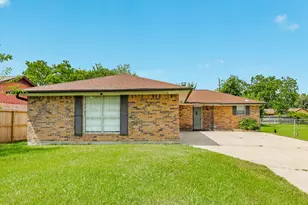 8407 Tavenor Ln, Houston, TX 77075 - Photo 24