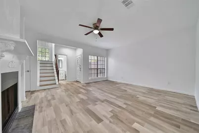 712 Country Place Drive #D, Houston, TX 77079 - Photo 4
