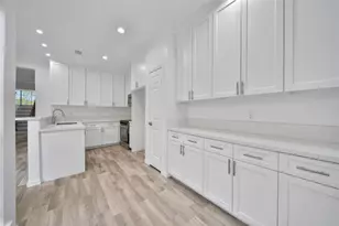 712 Country Pl Dr, Houston, TX 77079 - Photo 8