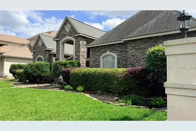 10 Lake Sterling Gate Drive, Spring, TX 77379 - Photo 2