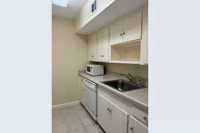 2201 Fountain View Drive #40F, Houston, TX 77057 - Photo 6
